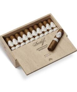 Davidoff Aniversario Entreacto puro 20’li orjinalpuro’da sipariş ver satın al kısa içimli aromatik Dominik puroyla lüksü dakikalar içinde yaşa