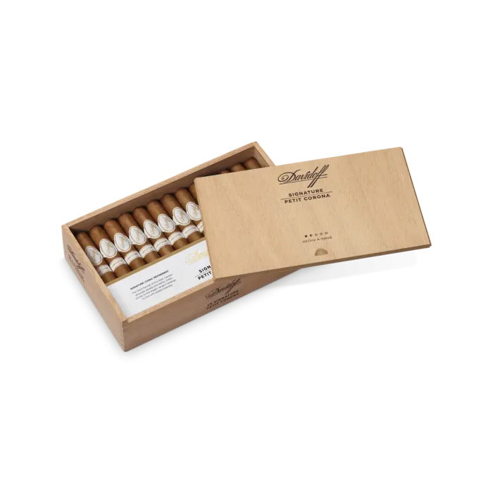 Davidoff Signature Petit Corona kısa sürede rafine bir deneyim sunar, sipariş ver orijinal puro satın al ve günlük rutininize kalite kat.