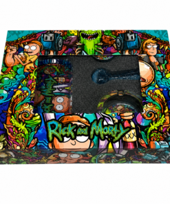 Rick and Morty Premium 5 Parça Smoking Set, özel tasarımı ve kullanışlı aksesuarlarıyla dikkat çeken premium bir settir.